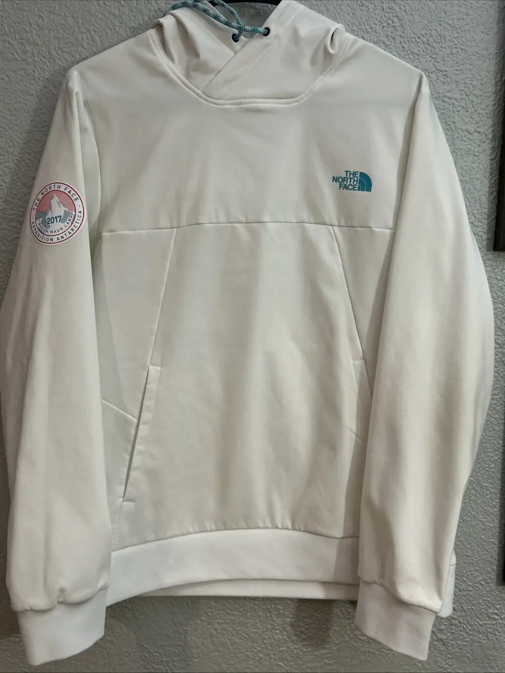 North Face Hoodie Size Medium Women’s 2017 Antarctica Expedition Queen Maud Land
